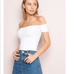 Brandy Melville 💘 White Ruffle Off Shoulder Top